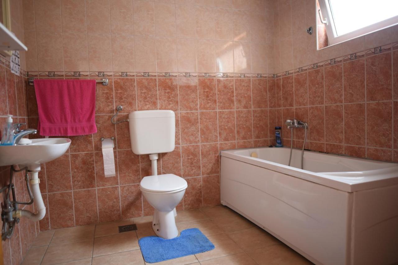 Prenociste Dzinic Zupanja Exterior foto