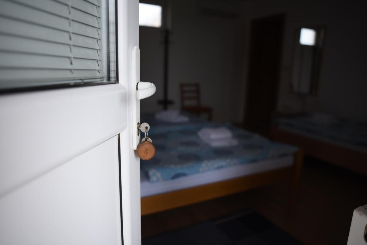 Prenociste Dzinic Zupanja Exterior foto
